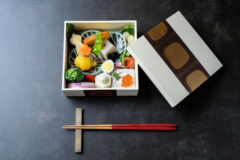 「おせちを安く購入できるお店はどこ？」